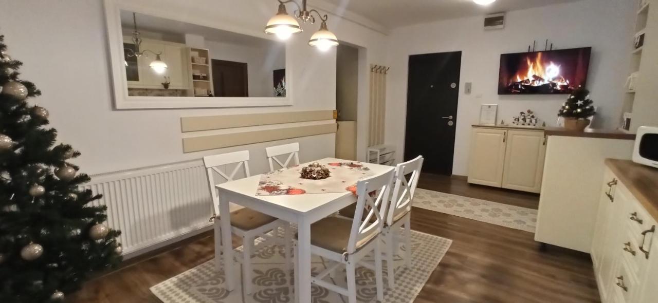 Apartament Atena Petroşani Eksteriør bilde